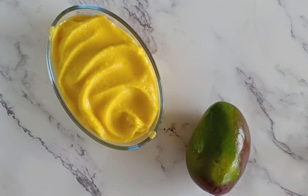 Foto de la receta de helado de mango saludable de nitka fitness